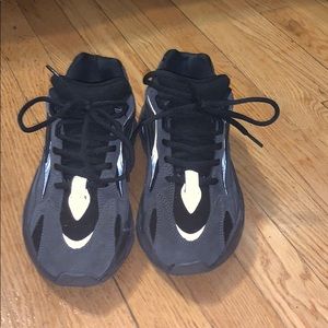 Yeezy 700 Vanta Sz 6